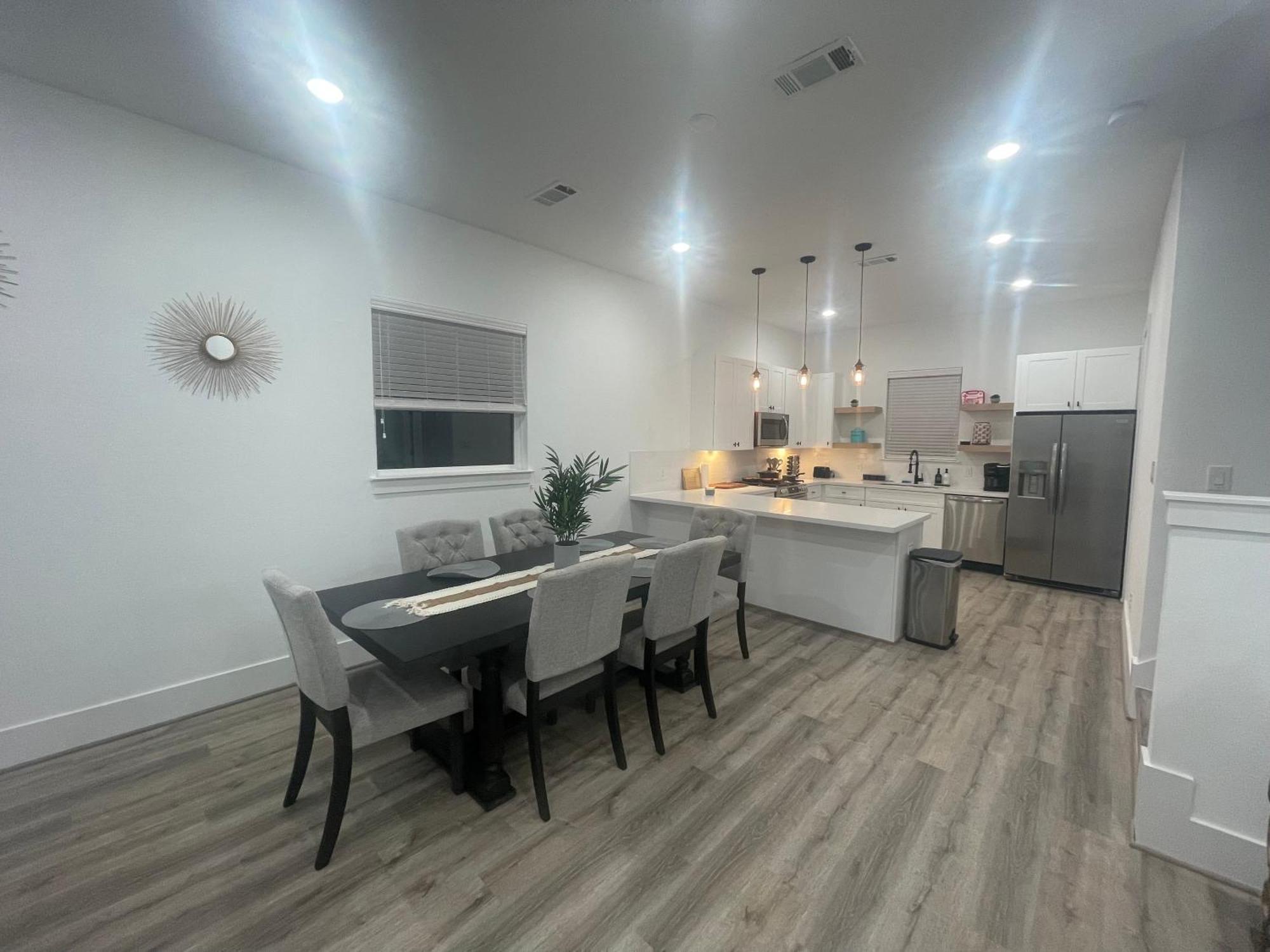 Comfortable 3 Bedroom - Heart Of Texas Medical Center Х'юстон Екстер'єр фото